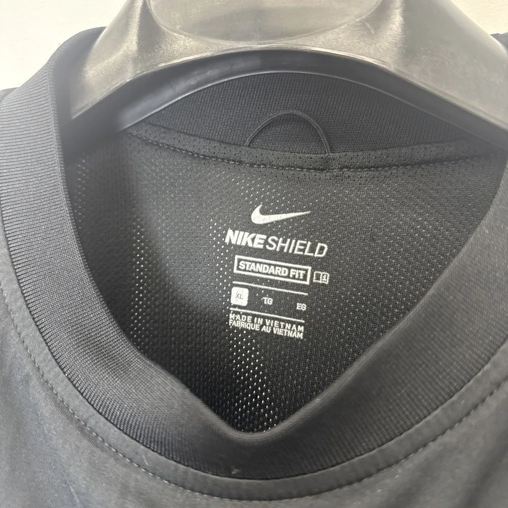 Nike Golf Windbreaker XLarge Black Shield Victory Performance Crew Neck Pullover